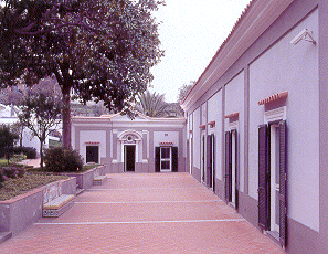 Villa2.gif (58991 byte)